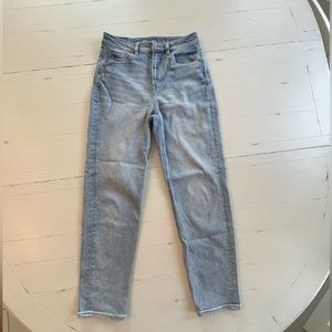 American Eagle Mom straight Jean